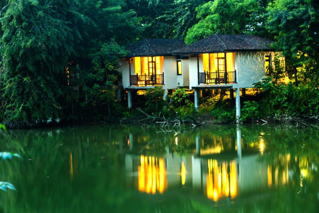 Siddhartha Vilasa Banbas, Chitwan
